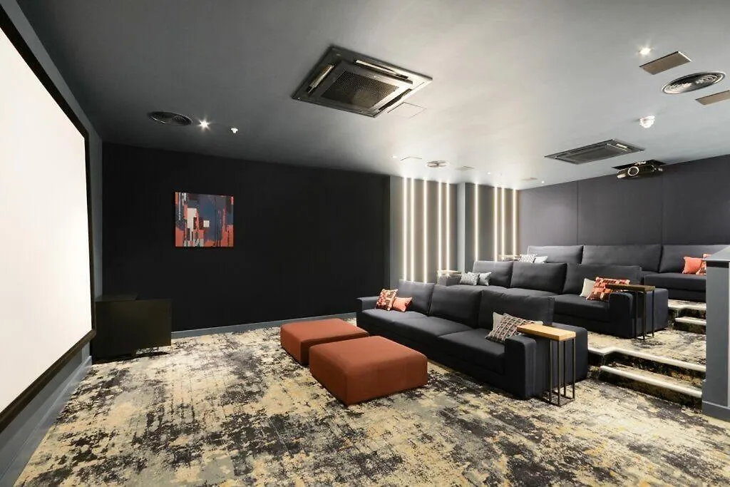 E1 Luxury Apartment London